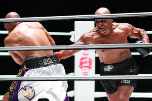Trận Tyson vs Jones thu về 50 triệu USD tiền PPV