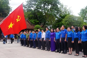Thanh niên tiên tiến cả nước báo công dâng Bác tại Khu di tích Kim Liên