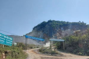 Nghệ An: Nổ mìn khai thác đá khiến 2 người bị thương, 23 nhà hư hỏng
