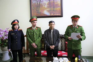 Nhiều lãnh đạo và nhân viên Trung tâm Đăng kiểm xe cơ giới tỉnh Nghệ An bị tạm giữ hình sự để điều tra 