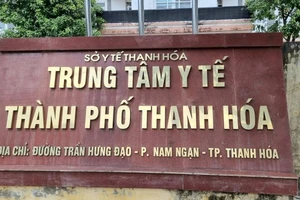 Thanh Hóa: Huy động góp tiền để treo băng rôn chào mừng Ngày Thầy thuốc Việt Nam