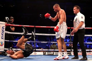 Kết thúc buồn cho James DeGale trước Chris Eubank Jr 