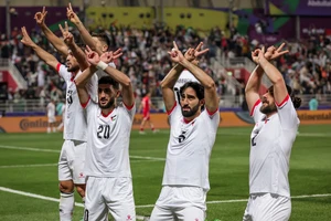 Các cầu thủ Palestine ngập tràn cảm xúc với chiến thắng