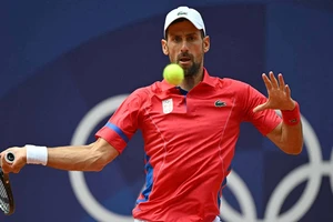 Djokovic lọt vào tứ kết