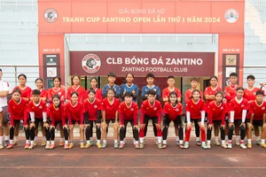 CLB bóng đá nữ Zantino tại Cúp Tứ hùng Zantino Open. Ảnh: ĐOÀN NHẬT