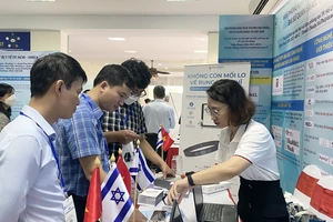 Văn phòng kinh tế và thương mại Israel tại Việt Nam giới thiệu các thiết bị phục vụ công tác khám chữa bệnh