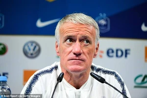 Didier Deschamps yêu cầu Les Bleus áp đặt lối chơi