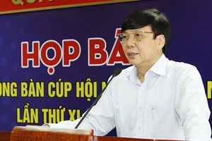 Phó Chủ tịch thường trực Hồ Quang Lợi thông tin về giải đấu. Ảnh: MẠNH LÀNH