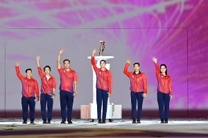 Đội hình tham gia rước đuốc tại Lễ khai mạc SEA Games 31 của thể thao Việt Nam. Ảnh: DŨNG PHƯƠNG