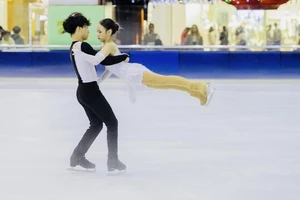 Quang Minh, Linh Chi đang là 2 VĐV trượt băng được chú ý nhất ở giải lần này. Ảnh: SFV