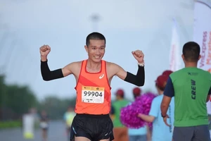 Nguyễn Trần Minh Đức là một trong những người được trao suất dự giải marathon Boston 2023. Ảnh: VM