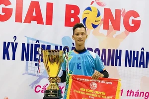 Tay đập Lê Văn Thành đã giải nghệ thi đấu bóng chuyền thành tích cao. Ảnh: LVT