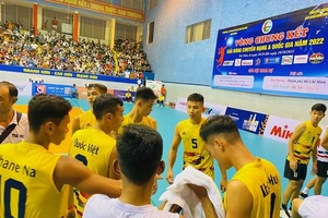 Đội nam Trà Vinh có được tấm vé dự vòng chung kết giải hạng A năm nay sau khi kịp gọi Quốc Duy về thi đấu các trận còn lại ở Thái Nguyên. Ảnh: MINH CHIẾN
