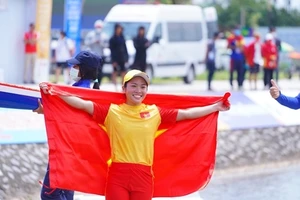 Nguyễn Thị Hương đã có kết quả đáng kể ở SEA Games 31 và SEA Games 32 này dự môn đua thuyền rồng. Ảnh: DŨNG PHƯƠNG