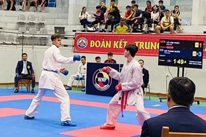 Thanh Nhân (xanh) từng giành HCĐ tại ASIAD 19 đã thể hiện tốt phong độ và giành ngôi vô địch ở giải quốc gia năm nay. Ảnh: MINH MINH