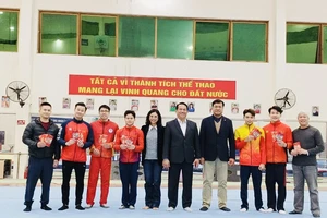 Cục trưởng Cục TDTT - ông Đặng Hà Việt đã gặp mặt động viên đội TDDC nam Việt Nam trước khi đi thi đấu quốc tế. Ảnh: T.SÂM