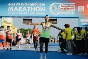 Hoàng Nguyên Thanh vô địch quốc gia marathon 2024 lần này tại Phú Yên. Ảnh: TPM