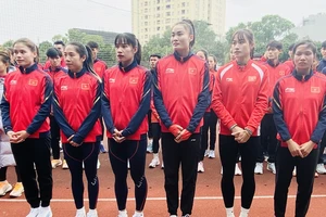Tuyển thủ trọng điểm 400m nữ đang tập luyện tại TPHCM để hướng đến thi đấu giải vòng loại tính điểm tranh vé Olympic Paris (Pháp) 2024. Ảnh: MINH MINH