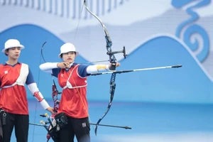 Cung thủ Ánh Nguyệt là người được thể thao Hà Nội rất kỳ vọng giành được suất Olympic 2024. Ảnh: LƯỢNG LƯỢNG