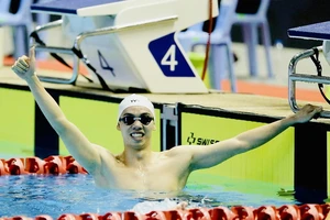 Tuyển thủ Nguyễn Huy Hoàng lên đường đi Pháp dự Olympic 2024 ngày 26-7. Ảnh: DŨNG PHƯƠNG