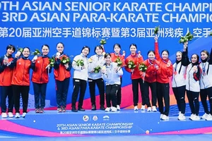 Đội kata nữ Việt Nam giành HCB ở giải vô địch châu Á 2024. Ảnh: AKF