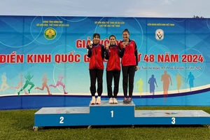 3 VĐV dẫn đầu nội dung 400m nữ tại giải điền kinh vô địch quốc gia 2024. Ảnh: MINH MINH