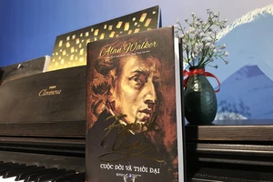 Khám phá cuộc đời và thời đại của nghệ sĩ dương cầm Fryderyk Chopin 