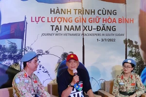 Nhiếp ảnh gia Nguyễn Á ra mắt sách ngợi ca lực lượng Gìn giữ hòa bình