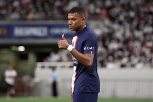 Mbappe tỏa sáng tại Nhật Bản