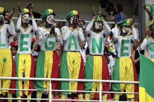 "Sai lầm tai hại" của nhóm CĐV Senegal