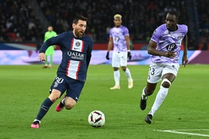 Messi sắm vai người hùng trước Toulouse