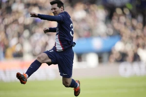 Messi ăn mừng bàn ấn định chiến thắng Lille