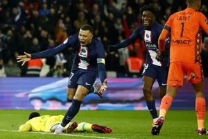 Mbappe ăn mừng bàn thắng vào lưới Nantes