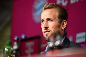 Harry Kane cố gắng vượt qua rào cản ngôn ngữ tại Bayern Munich