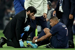 Mbappe vừa dính chấn thương trong trận thắng Marseille