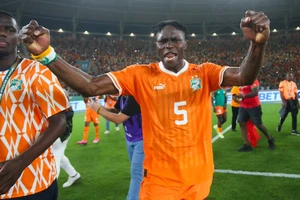 Wilfried Singo vừa đoạt AFCON 2023 cùng tuyển Bờ Biển Ngà