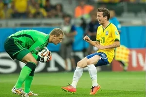 Tuyển Brazil đã bị Manuel Neuer 'ám' ra sao?