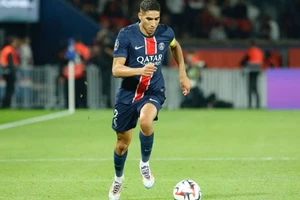 Achraf Hakimi gia hạn với PSG