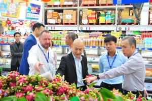 Supermarkets intensify promotion, export of Vietnamese agricultural products