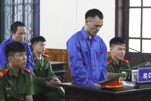 Two sentenced to death for smuggling huge drug haul from Laos to Vietnam