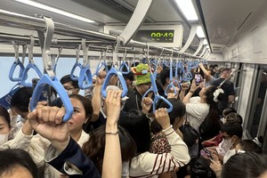 Metro Line No.1 draws over 47,000 passengers on third day of operation