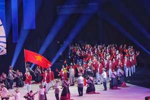 Đoàn thể thao Việt Nam trong buổi lễ khai mạc SEA Games 30. Ảnh: Dũng Phương