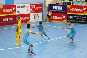 Niềm vui của Sanatech Khánh Hòa sau bàn thắng muộn.