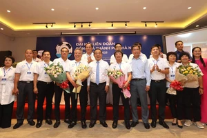Chủ tịch VFF chúc mừng Ban chấp hành nhiệm kỳ mới của LĐBĐ Hà Nội
