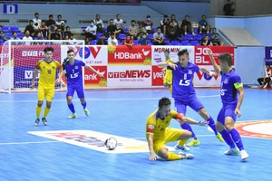 Thái Sơn Nam ghi 3 bàn thắng vào lưới Quảng Nam vào cuối trận