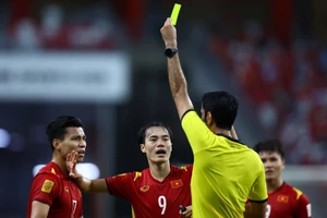 Trọng tài có những quyết định gây ức chế cho đội tuyển Việt Nam