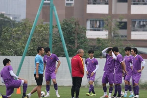 Đội tuyển Việt Nam sớm dừng bước khi không bảo vệ thành công ngôi vô địch AFF Cup