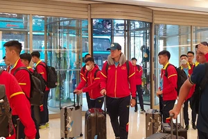 Các tuyển thủ Việt Nam đến thành phố Đại Liên vào ngày 8-10