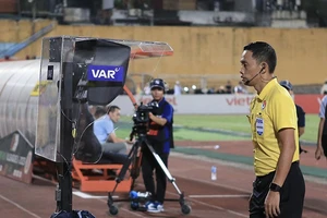 Công nghệ VAR đã được FIFA chấp thuận cho VFF và VPF vận hành ở V-League