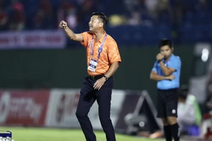 HLV Lê Huỳnh Đức cùng Becamex Bình Dương có sự khởi đầu thuận lợi ở V-League 2023-2024. Ảnh: DŨNG PHƯƠNG